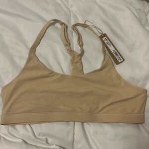 Skims fits everybody racer back bralette NWT medium